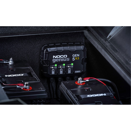Chargeur de batterie embarqu&eacute; &agrave; 3 sorties de 15 amp&egrave;res Gen5X3 Genius Distribution Jean Lapalme