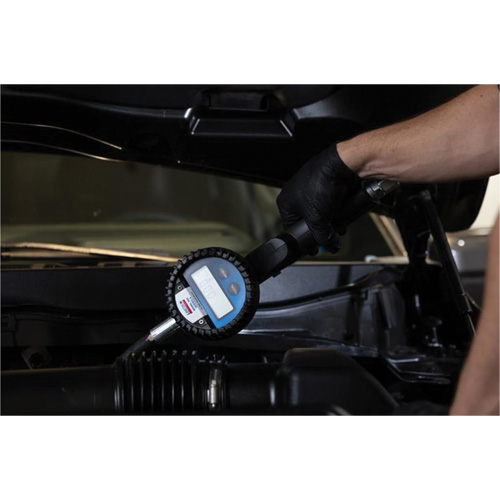 D&eacute;bitm&egrave;tre &eacute;lectronique de lubrifiant avec rallonge flexible &agrave; 90° Distribution Jean Lapalme