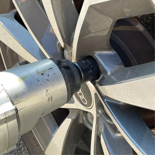Emergency Lug Nut Remover Distribution Jean Lapalme