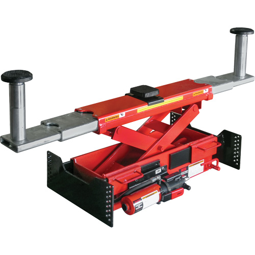 Pont &eacute;l&eacute;vateur &eacute;troit &agrave; rouleaux, actionn&eacute; par pompe air/hydraulique Distribution Jean Lapalme
