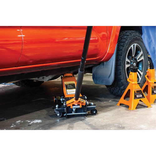 Cric rouleur &agrave; levage &eacute;lev&eacute; avec manche en 2 morceaux, 3,5 tonne(s) Capacit&eacute;, 3-7/20" Abaiss&eacute;e, Hydraulique &agrave; main Distribution Jean Lapalme