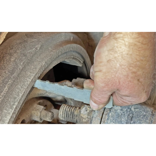 Brake Lining Gauge for Class 7 & 8 Trucks Distribution Jean Lapalme