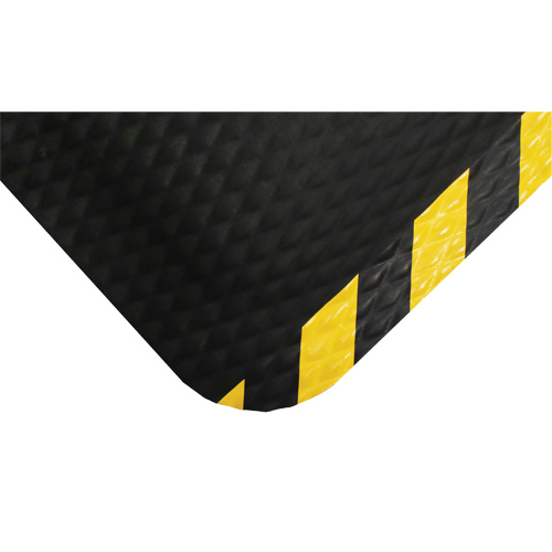 Tapis Hog Heaven, Losange, 4-4/5' x 8' x 7/8", Noir/Jaune, Nitrile Distribution Jean Lapalme
