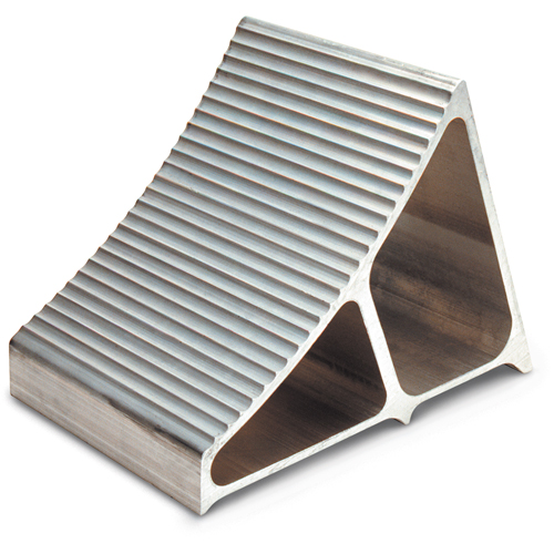Cales-roue en aluminium, 7" la x 11-1/2" p x 8" h Distribution Jean Lapalme