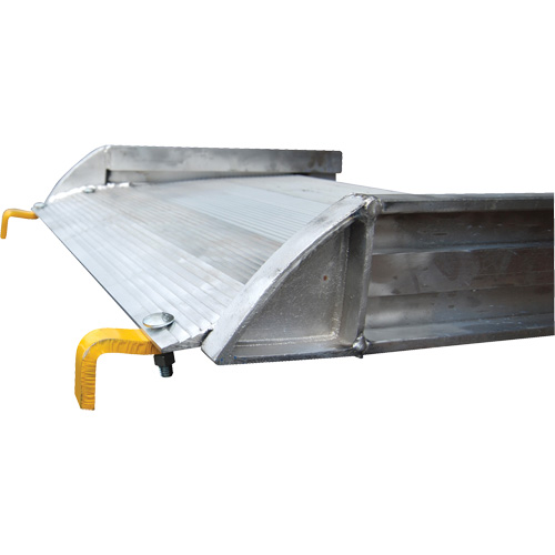Rampe de promenade en aluminium, Capacit&eacute; de 1000 lb, 38" la x 193-1/8" lo Distribution Jean Lapalme