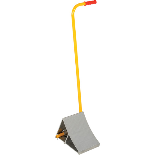 Cale de roues en aluminium avec poign&eacute;e, 7" la x 11-7/8" p x 7-11/16" h Distribution Jean Lapalme