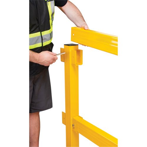 Poteau de coin pour garde-corps l&eacute;gers, Acier, 42" h, Jaune s&eacute;curit&eacute; OSHA Distribution Jean Lapalme