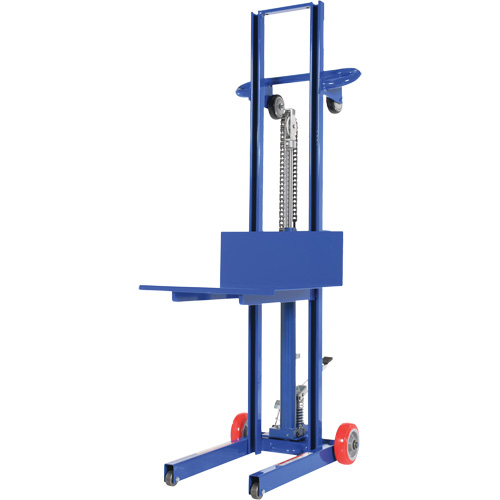 Gerbeur hydraulique &agrave; plateforme, M&eacute;canisme Pompe au pied, Capacit&eacute; de 400 lb, Levage max de 51-1/8" Distribution Jean Lapalme