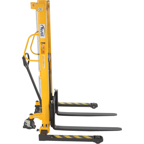 Gerbeur hydraulique manuel, Fonctionnement Pompe manuelle, Capacit&eacute; 2000 lb, Lev&eacute;e max 63" Distribution Jean Lapalme
