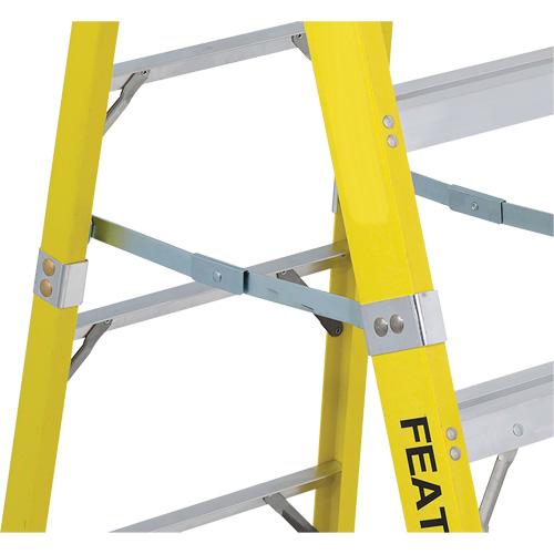 Industrial Heavy-Duty Stepladders (6400 Series), 4', Fibreglass, 300 lbs. Capacity, Type 1A Distribution Jean Lapalme