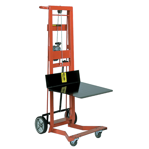 Empileur &agrave; plateforme, M&eacute;canisme Treuil manuel, Capacit&eacute; de 750 lb, Levage max de 40" Distribution Jean Lapalme