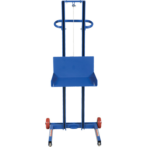Plateforme &eacute;l&eacute;vatrice &agrave; profil bas pour charge l&eacute;g&egrave;re, M&eacute;canisme Treuil manuel, Capacit&eacute; de 400 lb, Levage max de 55" Distribution Jean Lapalme