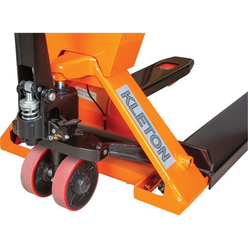 Digital Scale Pallet Truck, 44.5" L x 27.75" W, 4400 lbs. Cap. Distribution Jean Lapalme
