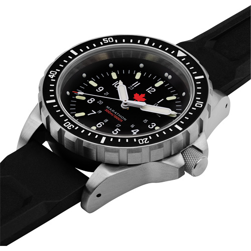 Tr&egrave;s grande montre &agrave; quartz pour plongeur avec feuille d'&eacute;rable rouge, Num&eacute;rique, &agrave; piles, 46 mm, Noir Distribution Jean Lapalme