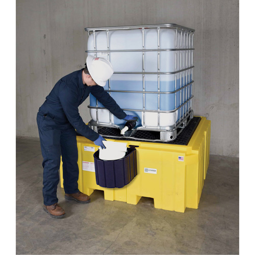 GRV Spill Pallet Plus avec drain, Capacit&eacute; de d&eacute;versement 365 gal. US, 62" x 62" x 28" Distribution Jean Lapalme