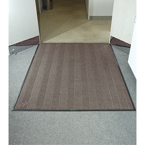 Waterhog&reg; Eco Elite Matting, Wiper/Scraper, 6' x 20' x 3/8", Chestnut Brown Distribution Jean Lapalme