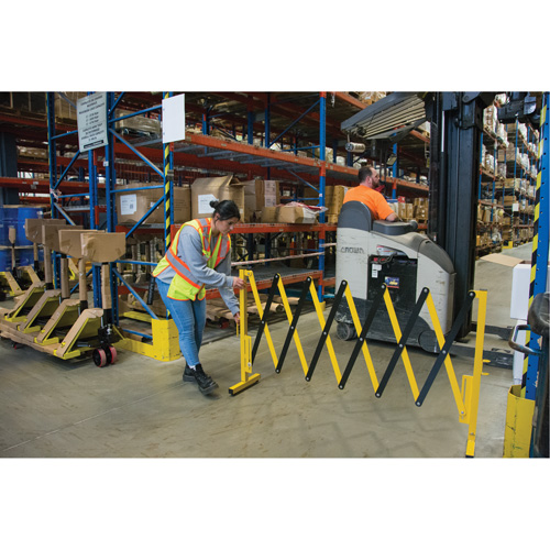 Expandable Barrier, 37" H x 11' L, Black/Yellow Distribution Jean Lapalme
