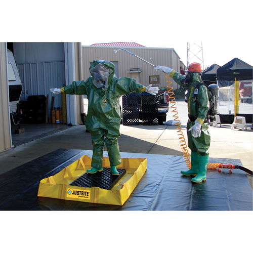 QuickBerm&reg; Lite Containment Berm, 119 gal. Capacity, 4' W x 6' L x 8" H, Snap-Up Bracket Distribution Jean Lapalme