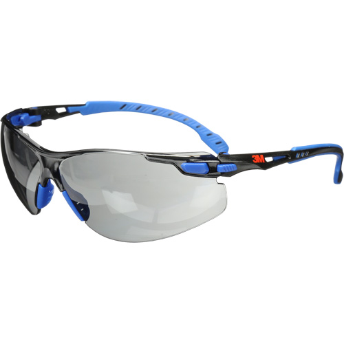 Lunettes de s&eacute;curit&eacute; Solus avec lentilles Scotchgard, Lentille Grise/fum&eacute;e, Antibu&eacute;e, R&eacute;pond ou surpasse la norme CSA Z94.3 Distribution Jean Lapalme