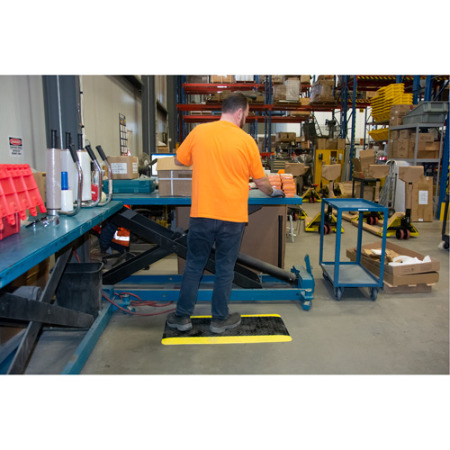 Anti-Fatigue Matting, Diamond, 1-2/3' x 3-1/4' x 3/4", Black/Yellow, Polyurethane Distribution Jean Lapalme
