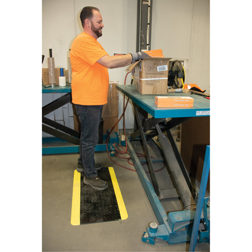 Anti-Fatigue Matting, Diamond, 1-2/3' x 3-1/4' x 3/4", Black/Yellow, Polyurethane Distribution Jean Lapalme