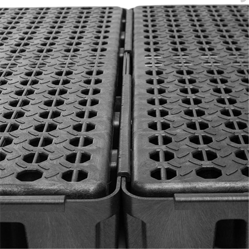 Palette de confinement des d&eacute;versements &agrave; profil bas Black Diamond, Capacit&eacute; de d&eacute;versement 102 gal. US, 96" x 49" x 6,5" Distribution Jean Lapalme