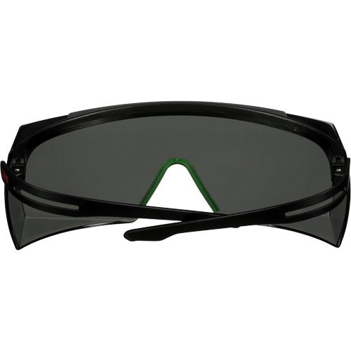 Lunettes de s&eacute;curit&eacute; SecureFit s&eacute;rie 3700 SF3730AS-BLK, Lentille Gris/IR 3.0, Anti-&eacute;gratignures, ANSI Z87+/R&eacute;pond ou surpasse la norme CSA Z94.3 Distribution Jean Lapalme