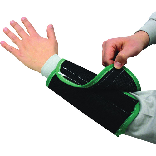 Manchette en maille de canne &agrave; double &eacute;paisseur Kut Gard, Nylon, 9", ASTM ANSI niveau A4, Noir Distribution Jean Lapalme
