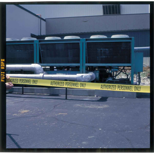 Ruban pour barricade, Anglais, 3" la x 200' lo, 3 mils, Noir sur jaune Distribution Jean Lapalme
