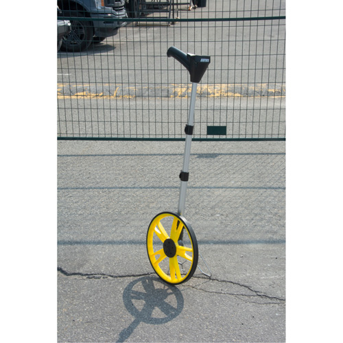 Roue d'arpentage num&eacute;rique, 12,5"/31,8 cm, Gamme de 99999,9 m, Pieds/m&egrave;tres Distribution Jean Lapalme