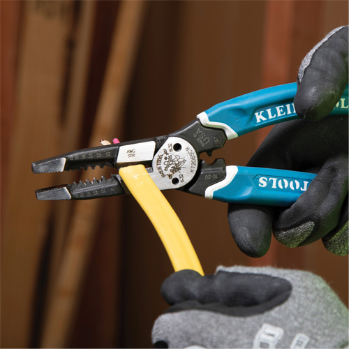 Outil polyvalent Klein-Kurve pour d&eacute;nuder, couper et sertir les fils, 8-1/4" lo, 8 - 20 AWG Distribution Jean Lapalme
