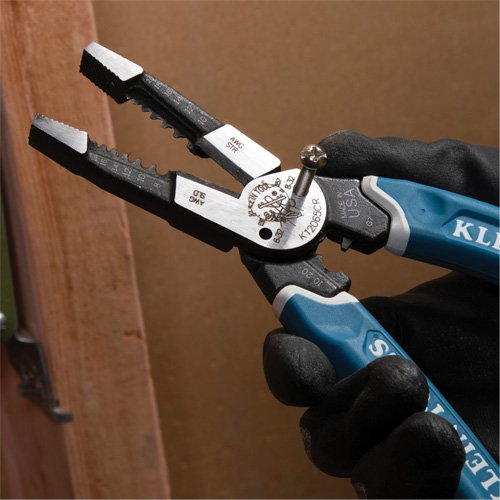Outil polyvalent Klein-Kurve pour d&eacute;nuder, couper et sertir les fils, 8-1/4" lo, 8 - 20 AWG Distribution Jean Lapalme