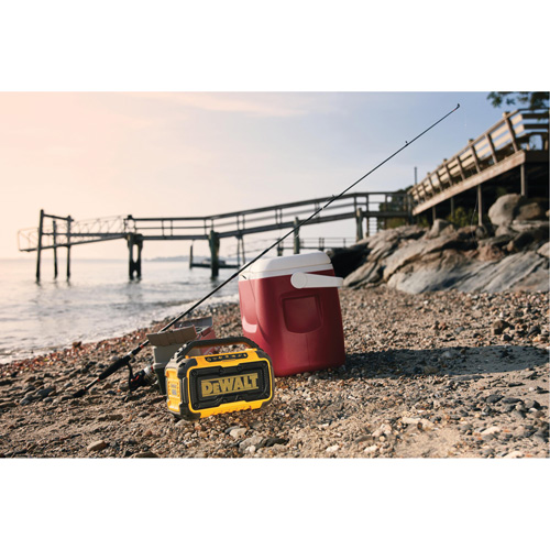 Max Jobsite Bluetooth&reg; Speaker (Tool Only), Lithium-Ion, 12 V/20 V Distribution Jean Lapalme