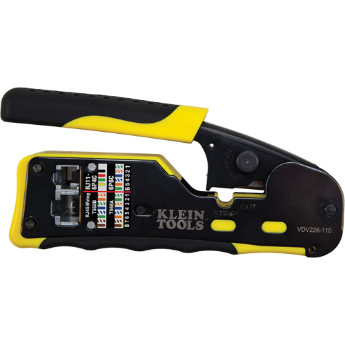 Pince &agrave; sertir/d&eacute;nuder/couper &agrave; rochet pour c&acirc;bles Ethernet avec connecteurs Pass-Thru Distribution Jean Lapalme