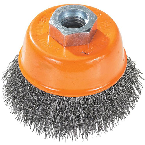 Brosse coupe avec soies m&eacute;talliques ondul&eacute;es et anneau Distribution Jean Lapalme