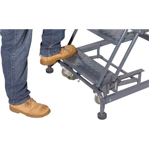 &eacute;chelles roulantes avec pied verrouillable activ&eacute; par le poids, 6 marches, Largeur de la marche 24", Hauteur de la plateforme 60", Acier Distribution Jean Lapalme