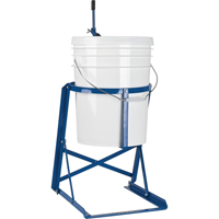 Can Tipper, 5 US gal. (4.16 Imperial Gal.), 75 lbs./34 kg. Capacity, 11-1/2" Dispensing Height Distribution Jean Lapalme