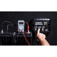 Chargeur de batterie embarqu&eacute; &agrave; 3 sorties de 15 amp&egrave;res Gen5X3 Genius Distribution Jean Lapalme