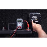 Chargeur de batterie embarqu&eacute; &agrave; 1 sortie de 10 amp&egrave;res GenPro10X1 Genius Distribution Jean Lapalme