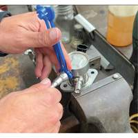 Outil de d&eacute;connexion de conduite de carburant &agrave; profil bas de 5/16 po et 3/8 po pour Ford Distribution Jean Lapalme