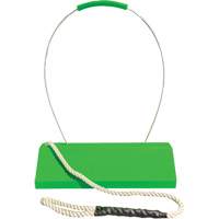 Cale de roue pour avion Checkers Safety SafeRay avec poign&eacute;e ergonomique &agrave; cordage en boucle, Ur&eacute;thane, Vert fluorescent, 24" la x 8" p x 6" h Distribution Jean Lapalme