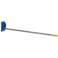 Fl&egrave;che de chariot &eacute;l&eacute;vateur pour tapis, 108-1/2" longueur, Install&eacute; sur tablier, Capacit&eacute; de 2500 lb Distribution Jean Lapalme