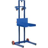 Plateforme &eacute;l&eacute;vatrice &agrave; profil bas pour charge l&eacute;g&egrave;re, M&eacute;canisme Treuil manuel, Capacit&eacute; de 400 lb, Levage max de 55" Distribution Jean Lapalme