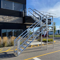 Escalier Smartstairs t&eacute;lescopique &agrave; 3-5 marches en aluminium Distribution Jean Lapalme