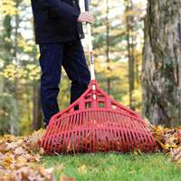 R&acirc;teau &agrave; feuilles, Lame 24", Manche Bois, Lame Plastique Distribution Jean Lapalme