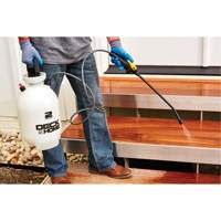 Deck & Home Universal Sprayer, 2 gal. (9 L), Polyethylene, 15" Wand Distribution Jean Lapalme