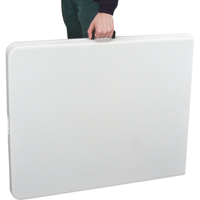 Table se pliant en deux, Rectangulaire, 72" l x 30" la, Poly&eacute;thyl&egrave;ne, Blanc Distribution Jean Lapalme