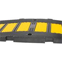 Middle Speed Hump, Rubber, 2' L x 8" W x 1-1/4" H Distribution Jean Lapalme