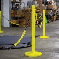 Bicolour Plastic Barrier Chain, Green/White, 2" Link, 500' Length Distribution Jean Lapalme
