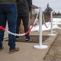 Bicolour Plastic Barrier Chain, Green/White, 2" Link, 500' Length Distribution Jean Lapalme